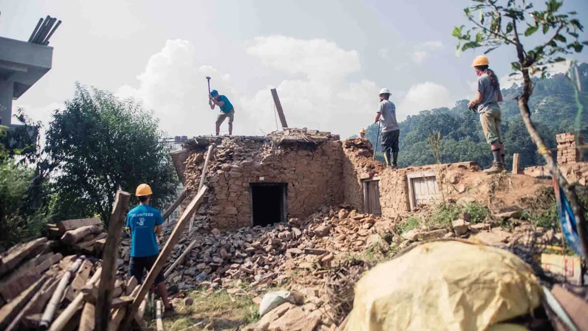 Trek And Help Nepal – Rebuild School, Village Fulkharka And Nepal