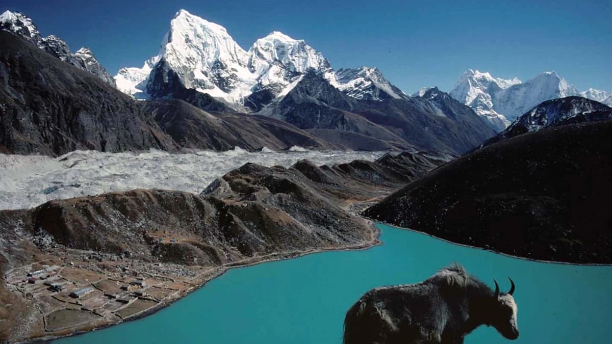 GOKYO LAKE TREK