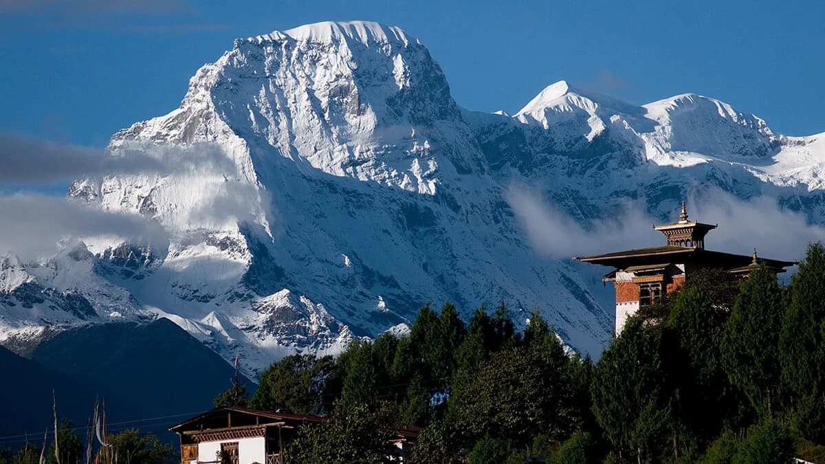 Jumolhari base camp Trek