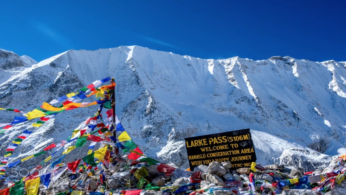 manaslu annapurna circuit trek