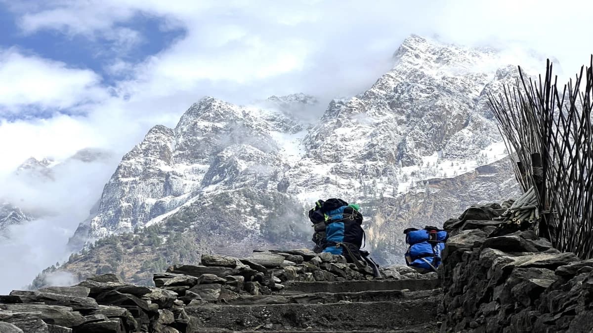 manaslu circuit trek difficulty