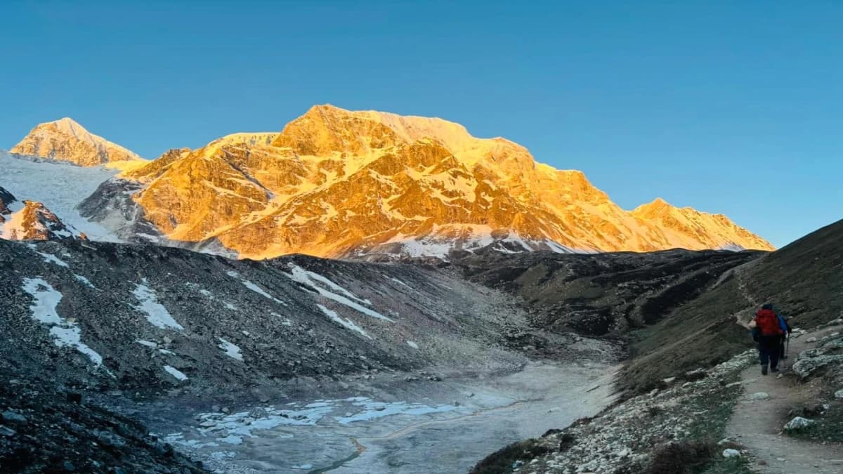 manaslu circuit trek difficulty