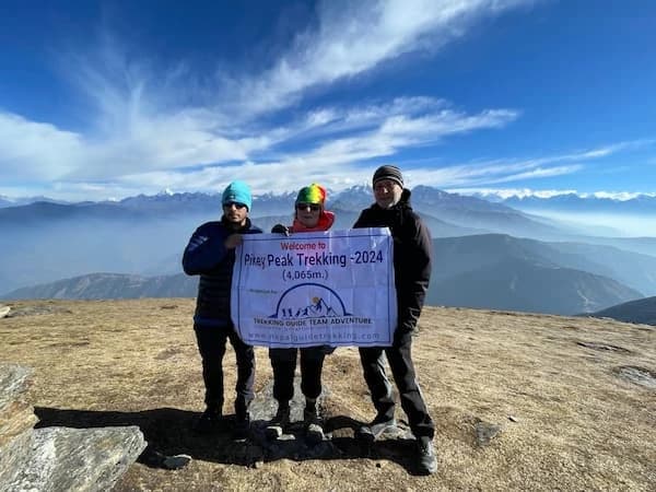 pikey-peak-trek-group-photo