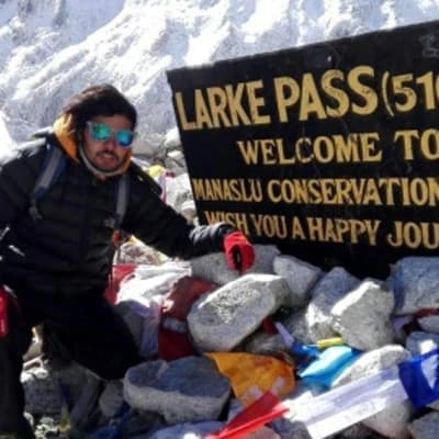 Sujan Nepal: Guide